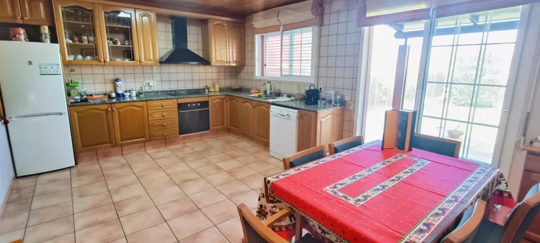 Casa en excelentes condiciones en zona tranquila y bien comunicada en Llagostera.