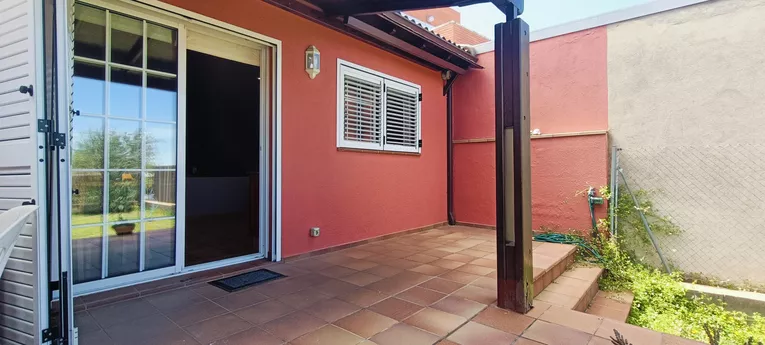 House in very good condition in a quiet and well-connected area in Llagostera.