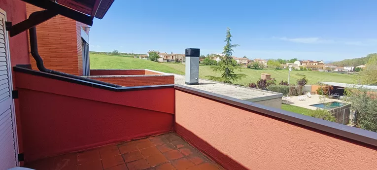 Casa en excelentes condiciones en zona tranquila y bien comunicada en Llagostera.