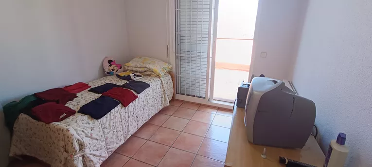 House in very good condition in a quiet and well-connected area in Llagostera.