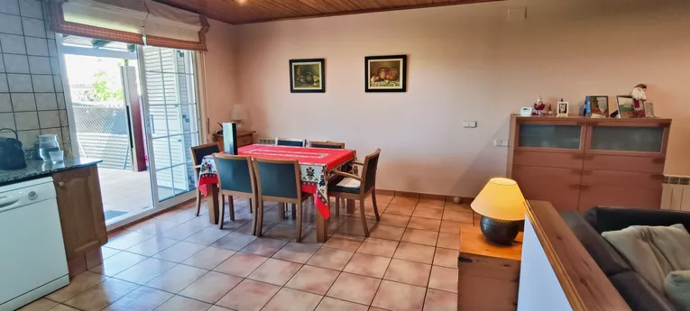 Casa en excelentes condiciones en zona tranquila y bien comunicada en Llagostera.