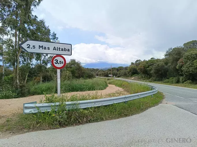 Terrain à vendre dans l'Urb. Mas Altaba à Maçanet de la Selva.