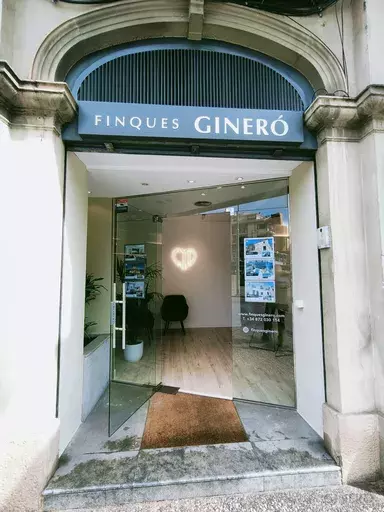 Plaça d'aparcament al Carrer de Santiago 6 de Girona