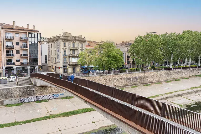 Plaça d'aparcament al Carrer de Santiago 6 de Girona