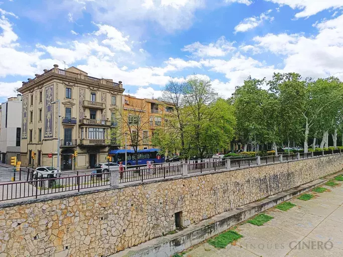 SOLAR URBÀ EDIFICABLE