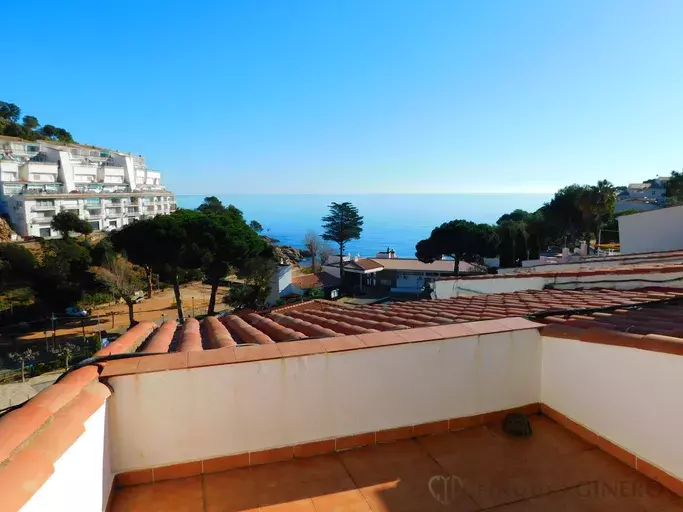 MAISON à VENDRE à Cala Salions avec vue sur la mer.