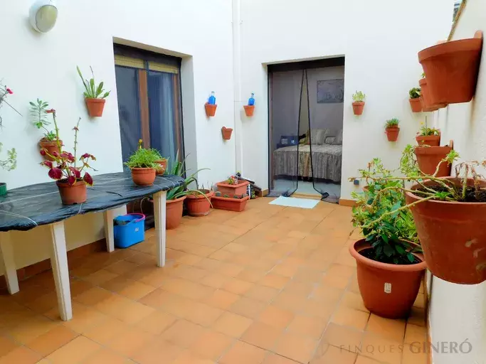 Maison mitoyenne à vendre au centre de Palafrugell.