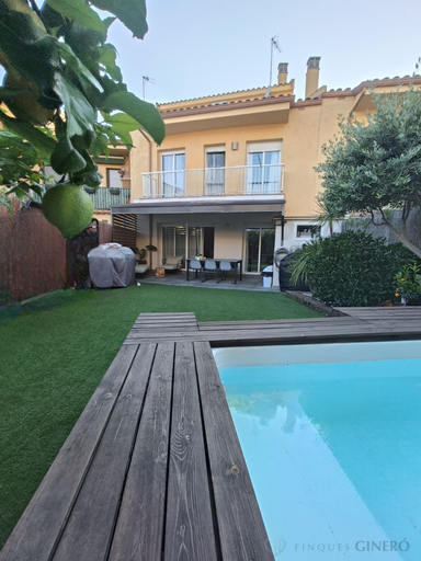 MAISON à vendre au centre de Llagostera