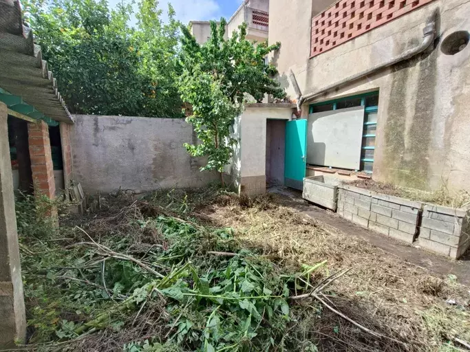 House for SALE in the CENTER of Sant Feliu de Guíxols for renovation.