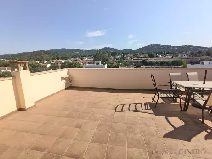 Four-story house with elevator in the heart of Santa Cristina d'Aro.