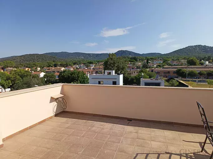 Casa de 4 plantes amb ascensor al cor de Santa Cristina d'Aro.