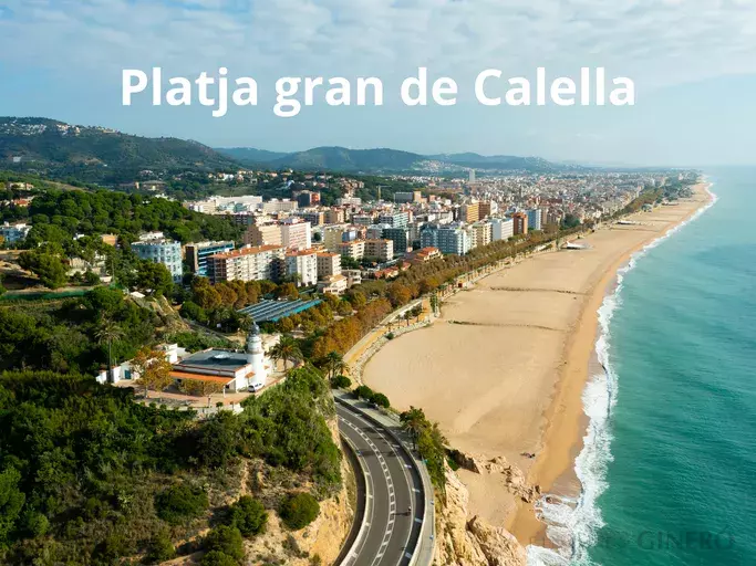 Casa unifamiliar amb piscina en venda a la Urb. Sant Quirze - Calella.