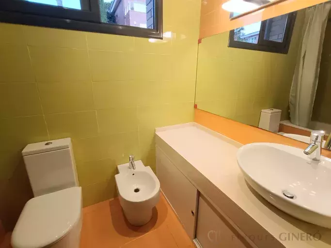 Casa unifamiliar con piscina en venta en la Urb. Sant Quirze - Calella.