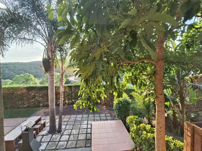 Maison individuelle avec piscine à vendre à Urb. Sant Quirze - Calella.