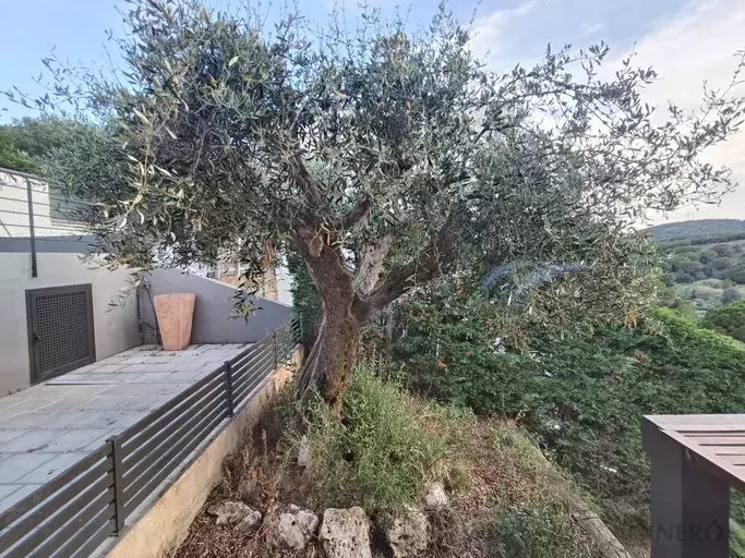 Casa unifamiliar amb piscina en venda a la Urb. Sant Quirze - Calella.