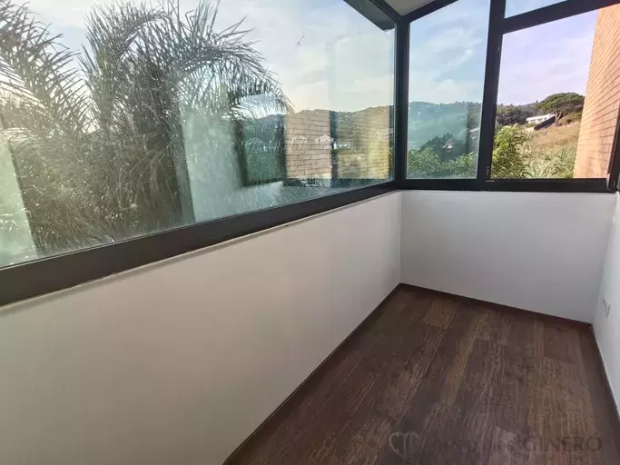 Casa unifamiliar con piscina en venta en la Urb. Sant Quirze - Calella.