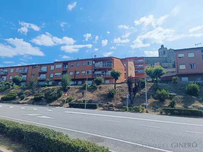 Apartment for sale in Llagostera ready to move in.