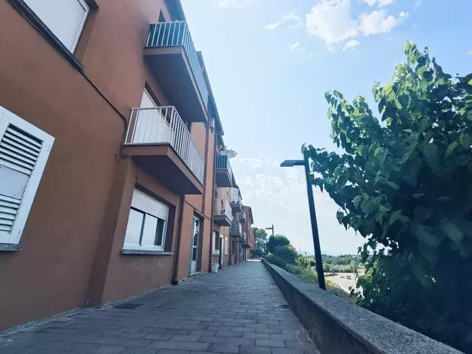 Piso en venta en Llagostera listo para entrar a vivir.