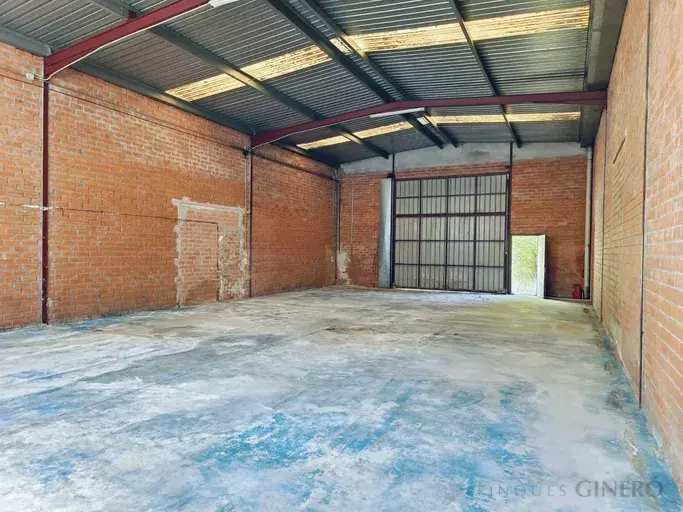 Industrial warehouse for SALE, 200m2.