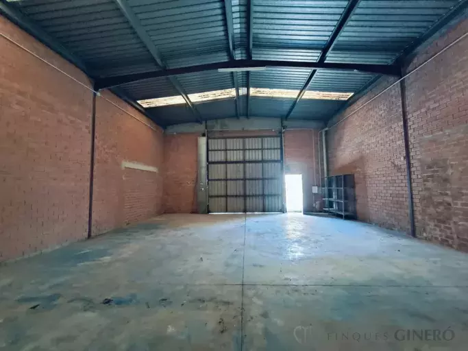 NAU industrial en VENDA de 200m2