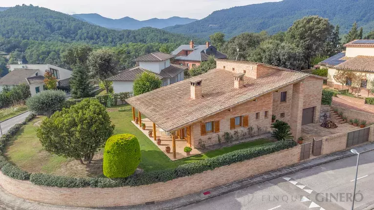 Maison à vendre à Porqueres (Banyoles) avec grand jardin