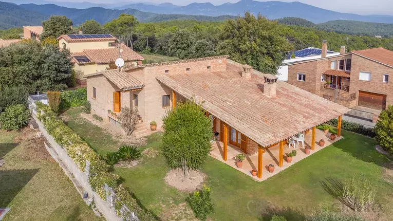 Maison à vendre à Porqueres (Banyoles) avec grand jardin