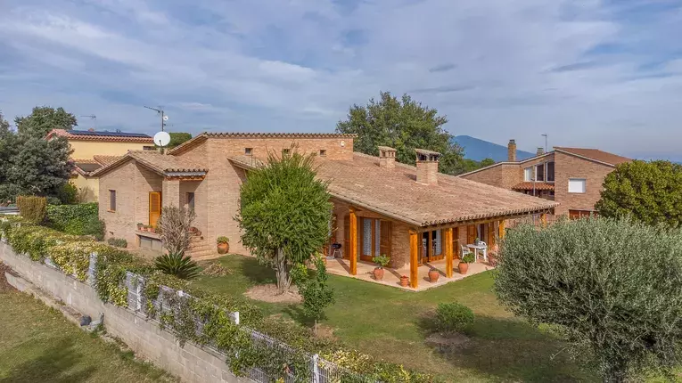 Maison à vendre à Porqueres (Banyoles) avec grand jardin