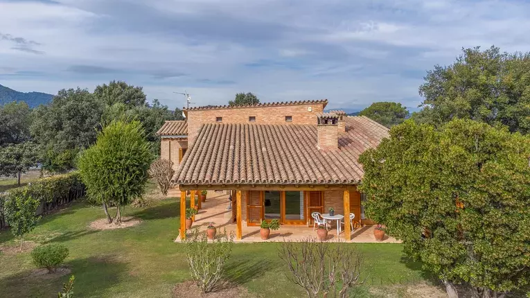 Maison à vendre à Porqueres (Banyoles) avec grand jardin