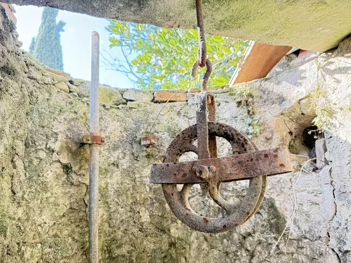 EN VENDA CASA antiga reformada al pintoresc barri de Pont Major, Girona.